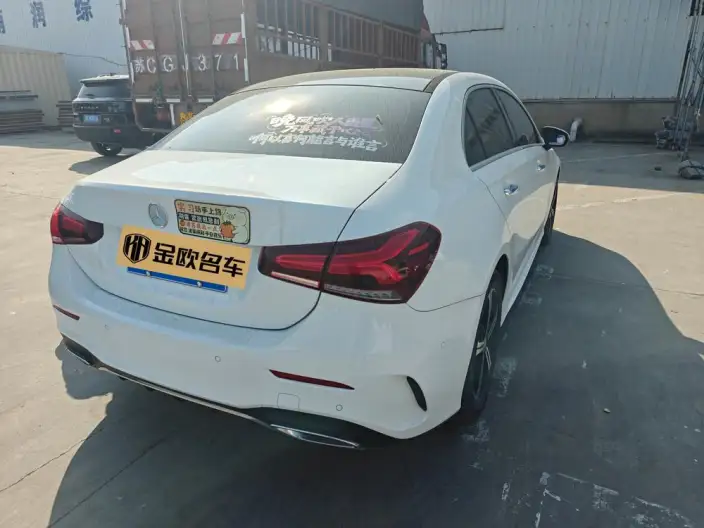 Mercedes-Benz A-class 2023 Model A 200 L Sports sedan Fashion Edition – фото 2
