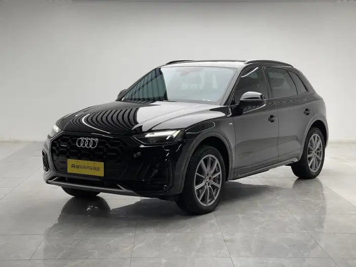 Audi Q5L 2022 Model 40T Fashion Dynamic Model – фото 1