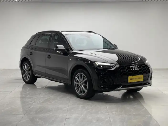 Audi Q5L 2022 Model 40T Fashion Dynamic Model – фото 3