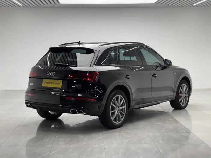 Audi Q5L 2022 Model 40T Fashion Dynamic Model – фото 7