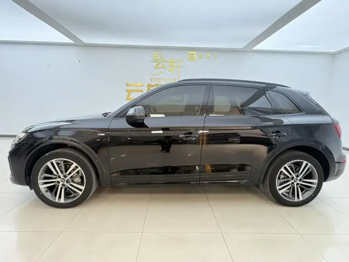Audi Q5L 2023 Model 40T Luxury Dynamic Model – фото 4