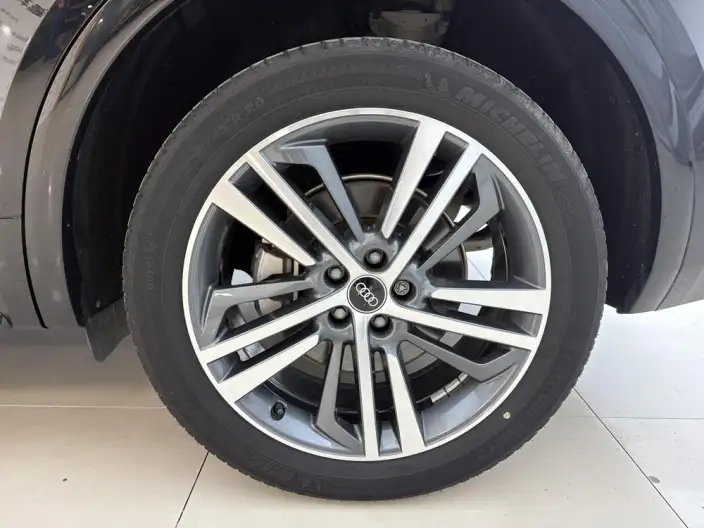 Audi Q5L 2023 Model 40T Luxury Dynamic Model – фото 8