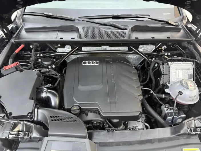 Audi Q5L 2023 Model 40T Luxury Dynamic Model – фото 9