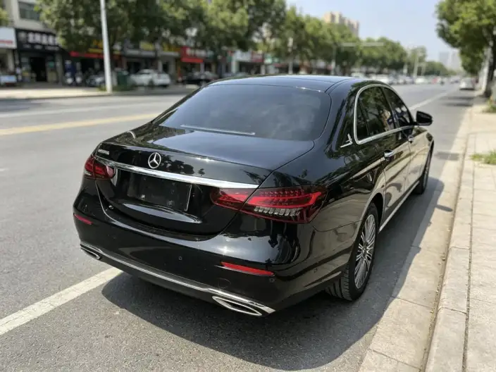 Mercedes-Benz E-Class 2022 Model Facelift II E 260 L sedan – фото 2