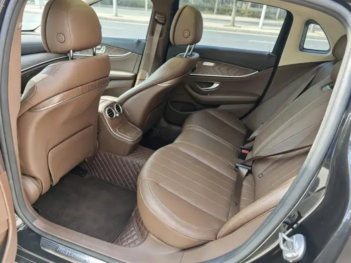 Mercedes-Benz E-Class 2022 Model Facelift II E 260 L sedan – фото 9