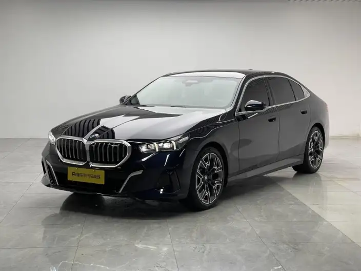BMW 5 Series 2024 Model 530Li Exclusive Model M Sports Set – фото 1