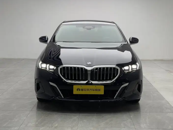 BMW 5 Series 2024 Model 530Li Exclusive Model M Sports Set – фото 2