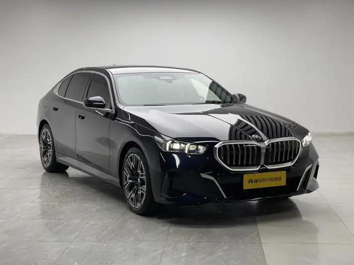 BMW 5 Series 2024 Model 530Li Exclusive Model M Sports Set – фото 3