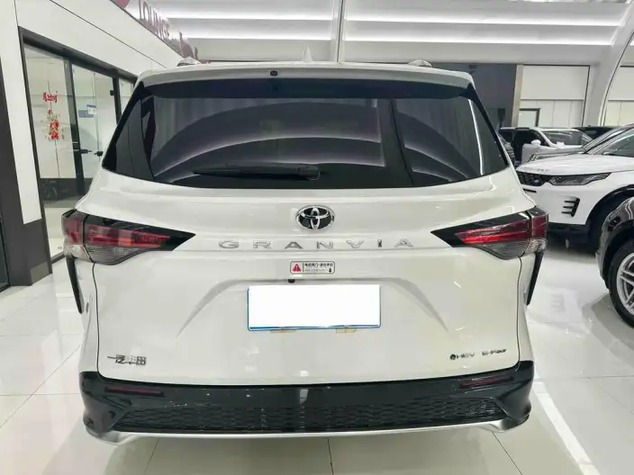 Granvia 2026 Model Intelligent Hybrid 2.5L 4WD Noble PLUS Edition – фото 5