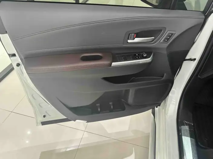 Granvia 2026 Model Intelligent Hybrid 2.5L 4WD Noble PLUS Edition – фото 8
