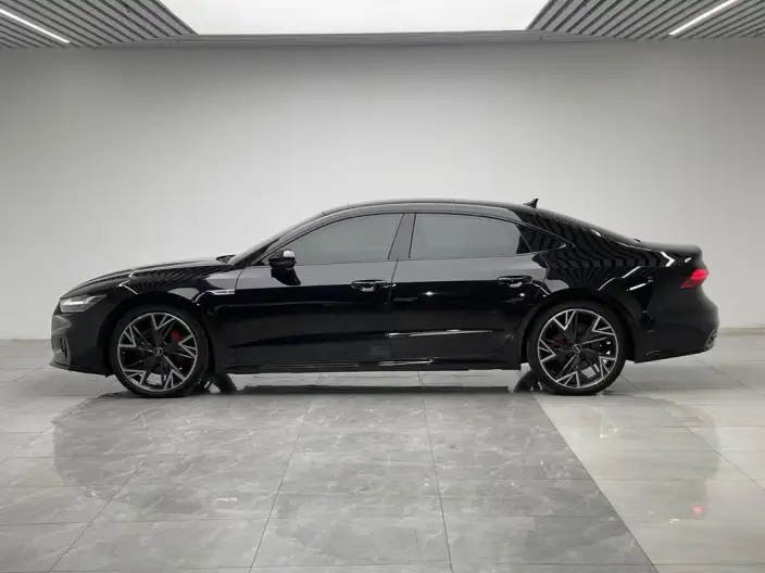 Audi A7 L 2024 Model 45 TFSI quattro Black Samurai Edition – фото 4