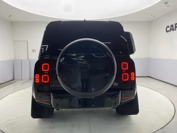 Land Rover Defender 2024 Model 110 3.0T P400 X-Dynamic HSE – фото 6