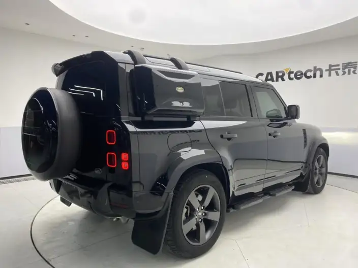 Land Rover Defender 2024 Model 110 3.0T P400 X-Dynamic HSE – фото 7