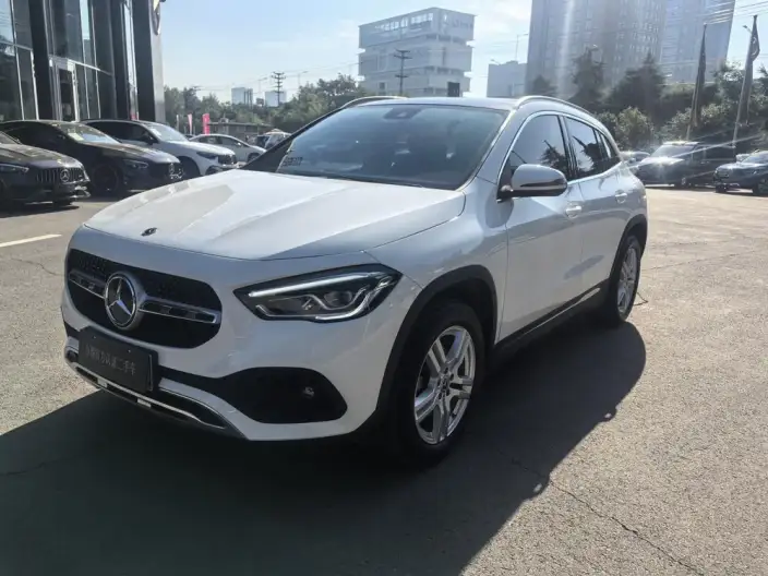 Mercedes-Benz GLA 2023 Model GLA 200 – фото 1