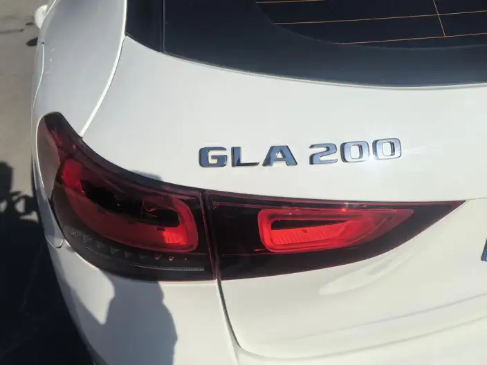 Mercedes-Benz GLA 2023 Model GLA 200 – фото 4