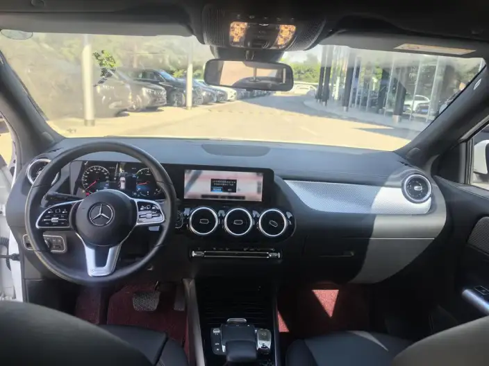 Mercedes-Benz GLA 2023 Model GLA 200 – фото 7