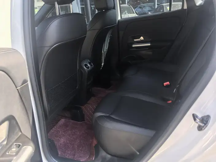 Mercedes-Benz GLA 2023 Model GLA 200 – фото 10