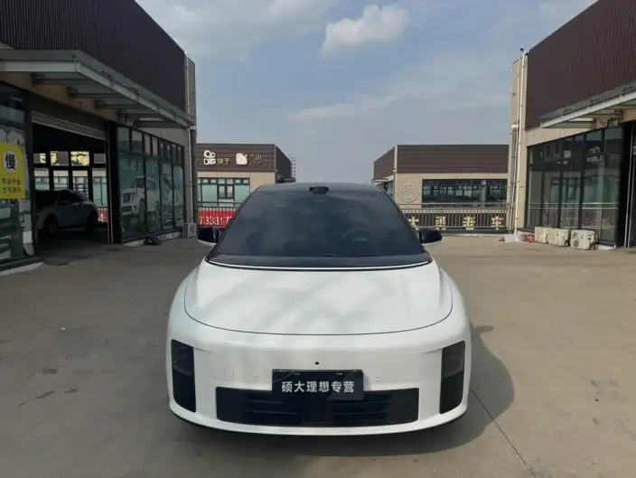 Li Auto i6 2025 Model 2WD Standard Edition – фото 2