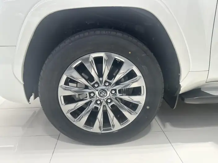 Land Cruiser (import 2024 Model 3.5T Automatic 4WD 7 seat Parallel Imported – фото 6