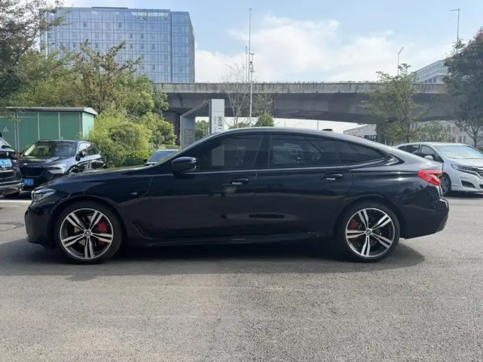 BMW 6 Series GT 2022 Model 630i M Sports Set – фото 2
