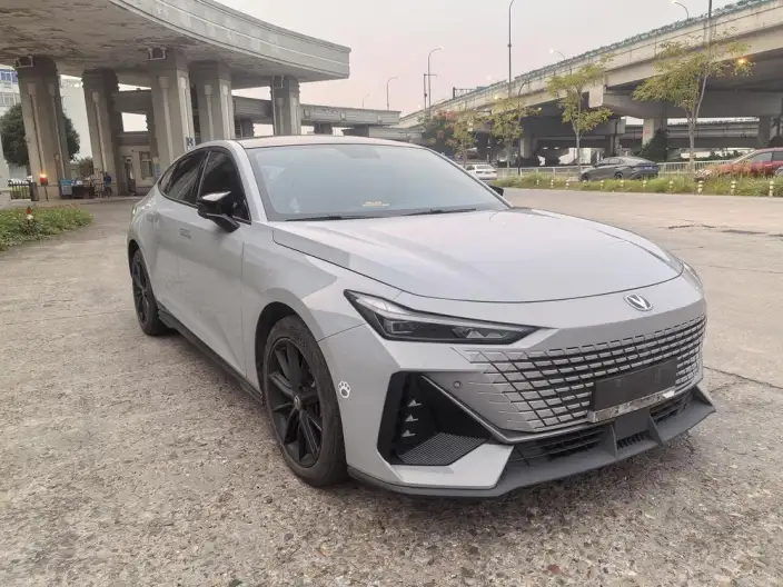 Changan UNI-V 2022 Model 1.5T Smart Pilot Model – фото 3
