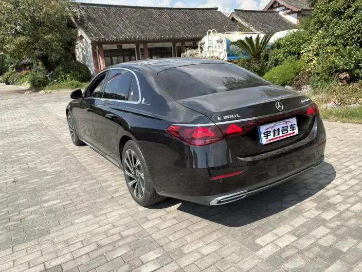 Mercedes-Benz E-Class 2025 Model E 300 L Luxury Model sedan – фото 4