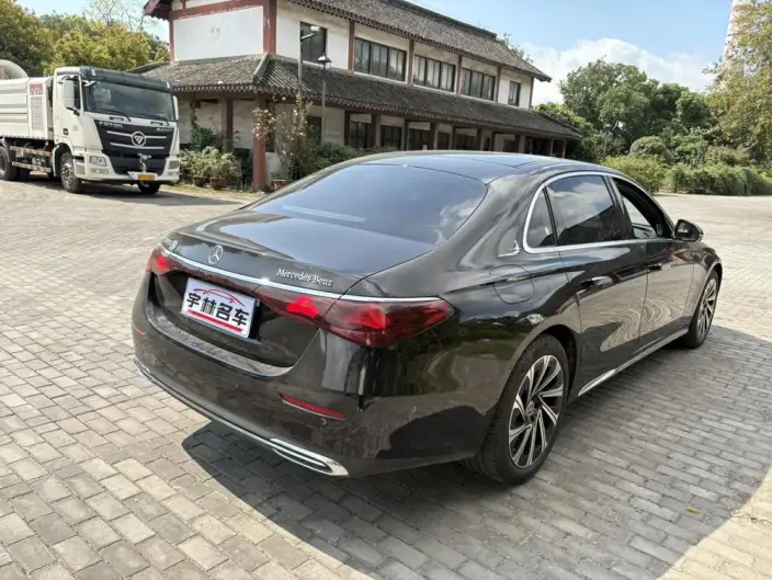 Mercedes-Benz E-Class 2025 Model E 300 L Luxury Model sedan – фото 6