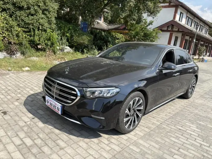 Mercedes-Benz E-Class 2025 Model E 300 L Luxury Model sedan – фото 10