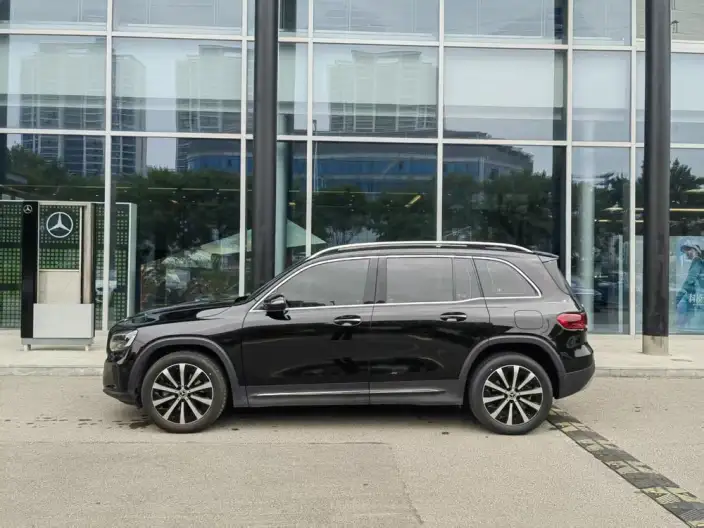 Mercedes-Benz GLB 2025 Model GLB 220 Fashion Model – фото 3
