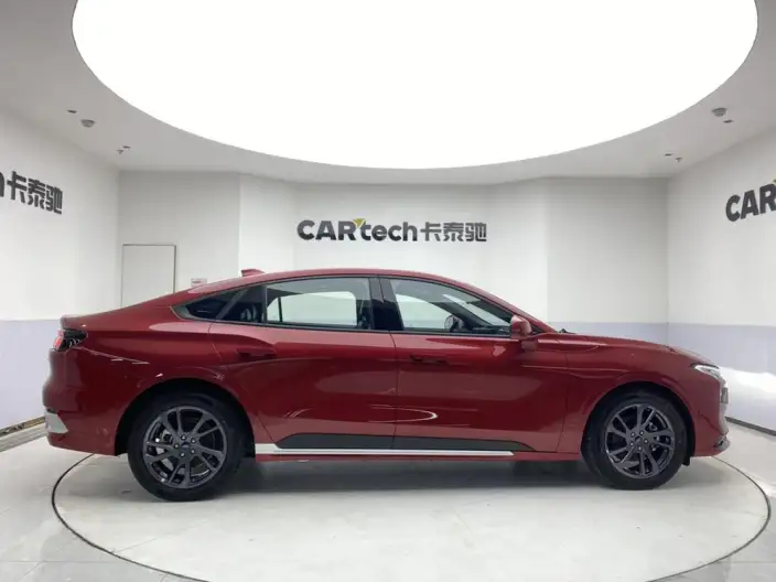 Ford Mondeo 2025 Model EcoBoost 245 Luxury Model – фото 8