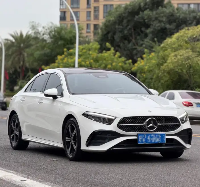 Mercedes-Benz A-class 2023 Model A 200 L Sports sedan Fashion Edition – фото 3