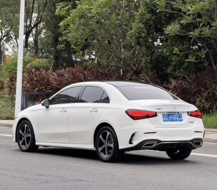 Mercedes-Benz A-class 2023 Model A 200 L Sports sedan Fashion Edition – фото 4