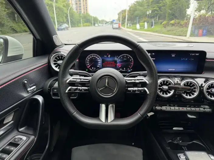 Mercedes-Benz A-class 2023 Model A 200 L Sports sedan Fashion Edition – фото 9