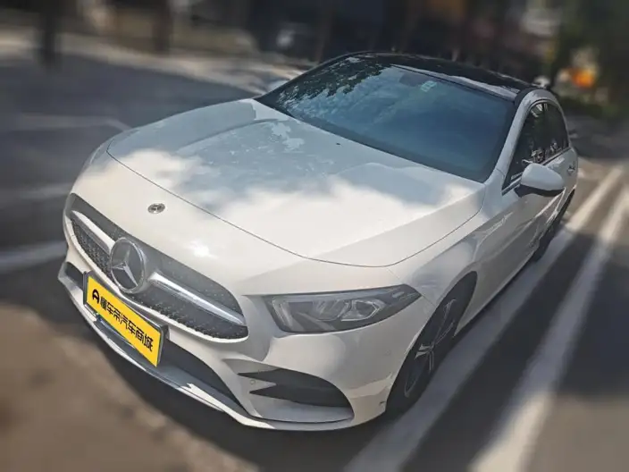 Mercedes-Benz A-class 2022 Model Facelift II A 200 L Sports sedan Fashion Edition – фото 1