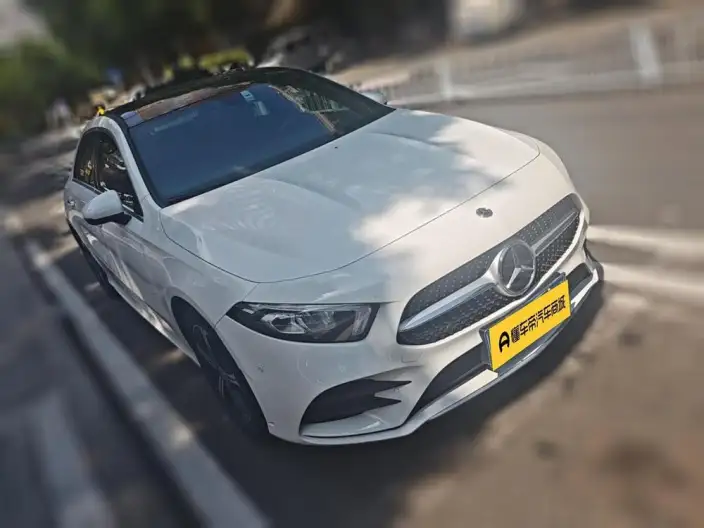 Mercedes-Benz A-class 2022 Model Facelift II A 200 L Sports sedan Fashion Edition – фото 3