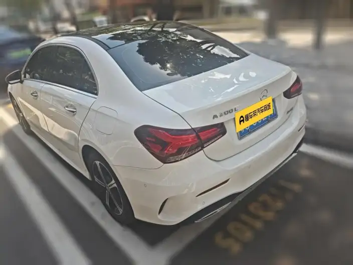 Mercedes-Benz A-class 2022 Model Facelift II A 200 L Sports sedan Fashion Edition – фото 4