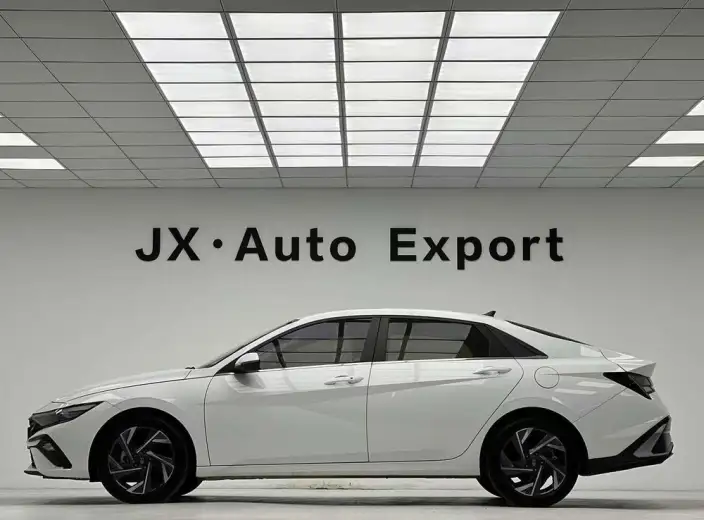 Hyundai Ioniq 2023 Model 1.5L CVT GLX Elite Edition – фото 4