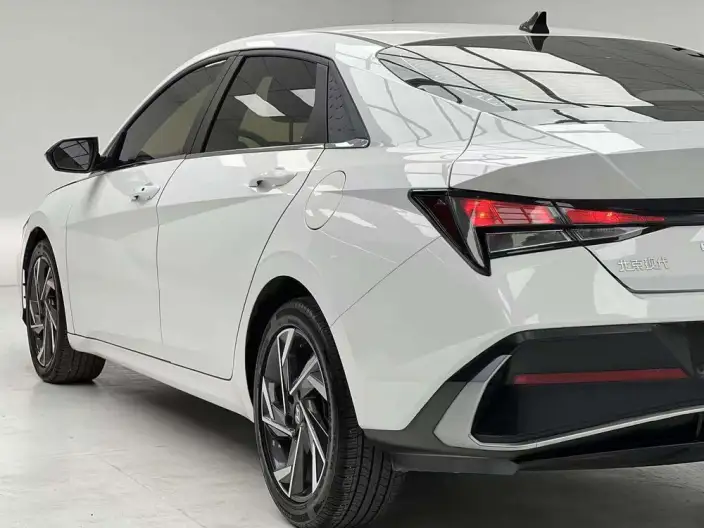 Hyundai Ioniq 2023 Model 1.5L CVT GLX Elite Edition – фото 7