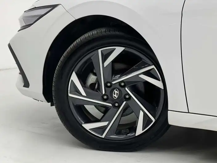 Hyundai Ioniq 2023 Model 1.5L CVT GLX Elite Edition – фото 9