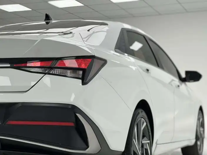 Hyundai Ioniq 2023 Model 1.5L CVT GLX Elite Edition – фото 10