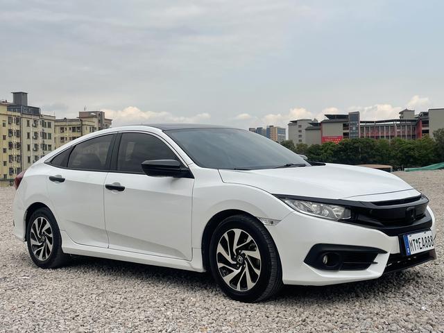 Honda Civic 2016 220TURBO CVT Luxury – фото 2