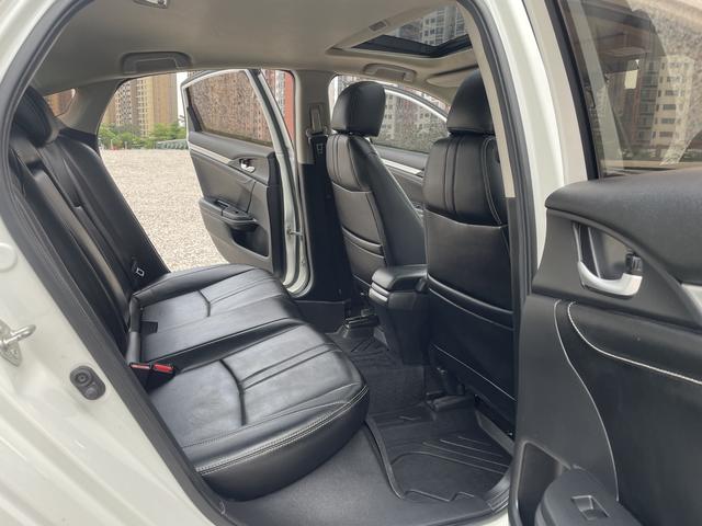 Honda Civic 2016 220TURBO CVT Luxury – фото 9