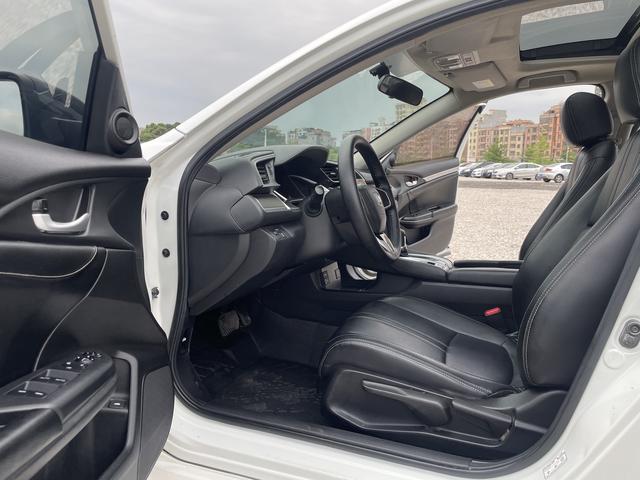 Honda Civic 2016 220TURBO CVT Luxury – фото 11