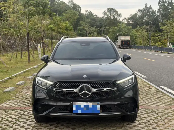 Mercedes-Benz GLC 2023 Model GLC 260 L 4MATIC Luxury Model 5 seat – фото 2