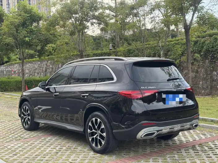 Mercedes-Benz GLC 2023 Model GLC 260 L 4MATIC Luxury Model 5 seat – фото 4