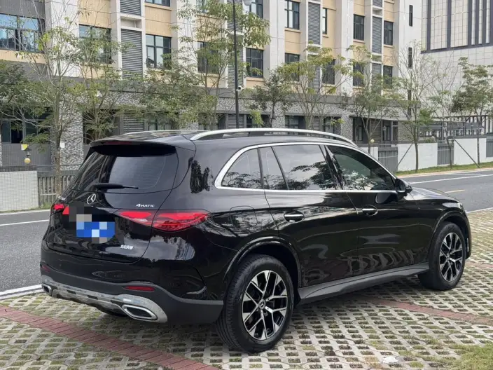 Mercedes-Benz GLC 2023 Model GLC 260 L 4MATIC Luxury Model 5 seat – фото 6