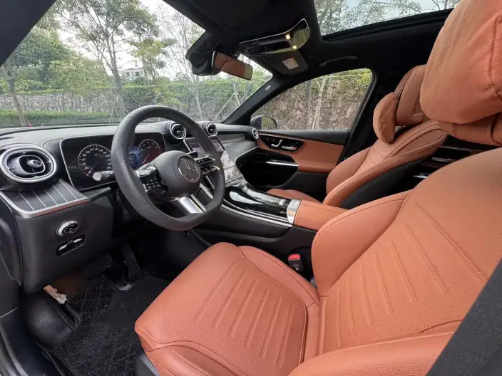 Mercedes-Benz GLC 2023 Model GLC 260 L 4MATIC Luxury Model 5 seat – фото 8