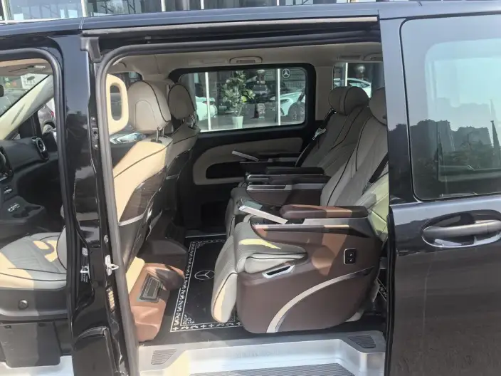 Viano 2024 Model 2.0T Elite Edition 7 seat – фото 7