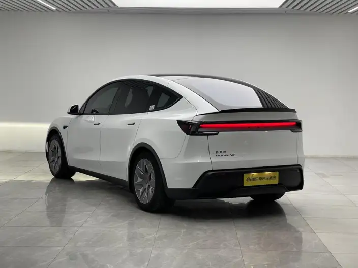Model Y L 2026 Model Standard Edition – фото 5