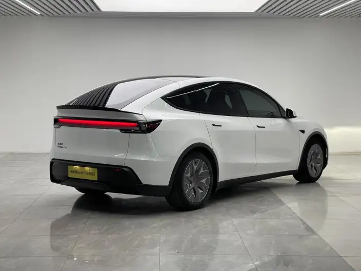Model Y L 2026 Model Standard Edition – фото 7